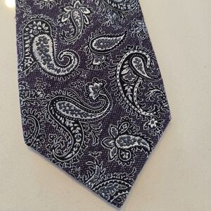 Principe Silk Paisley Patterned Tie in Muted Purple With Slight Metallic Sheen
